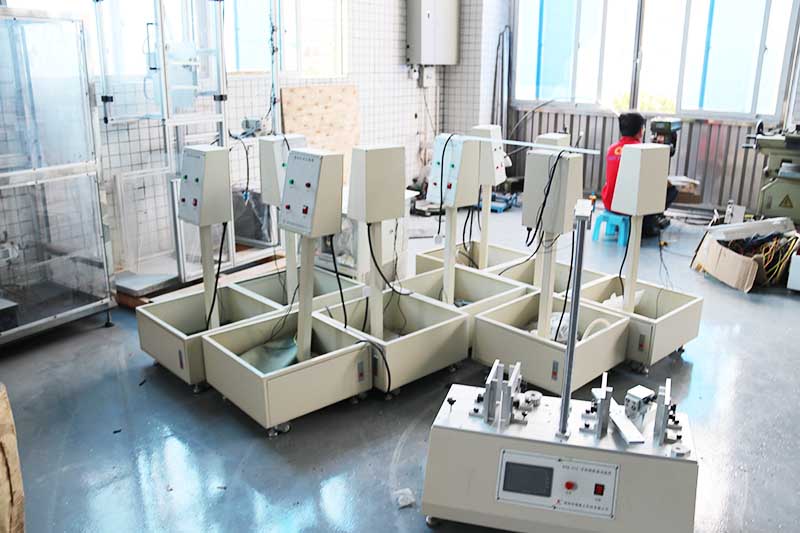 高低溫試驗箱廠家半成品存放區(qū)