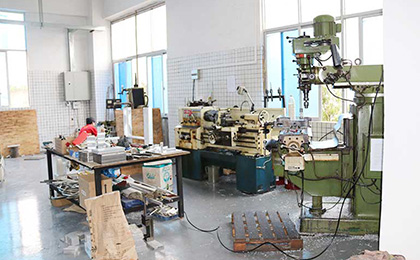 高低溫試驗(yàn)箱廠家加工區(qū)